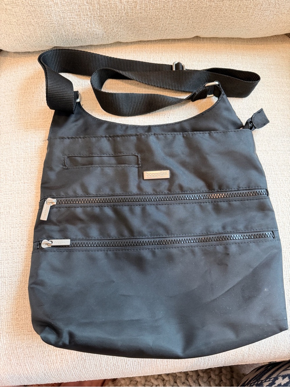 Baggallini Black Nylon Messenger Crossbody Bag